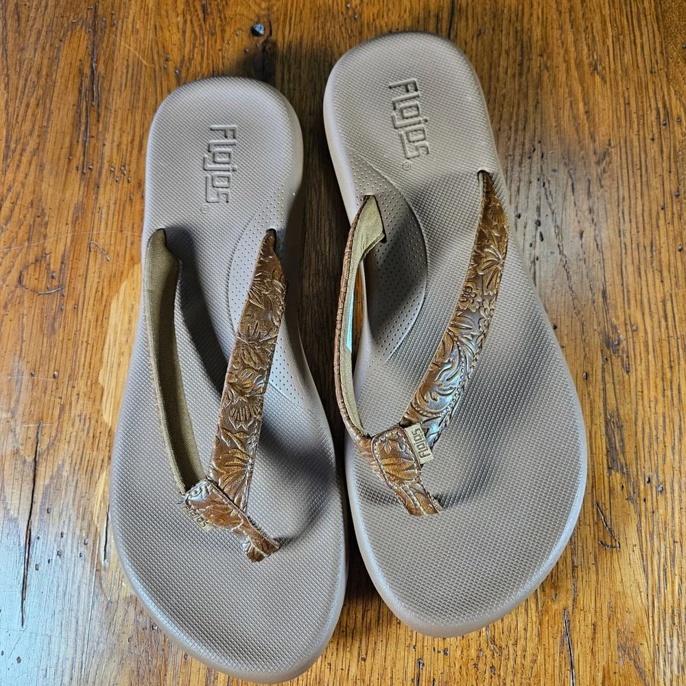 Flojos Rosita Women's Flip Flop Sandals Brown‎ Embossed Floral Thong Size 9